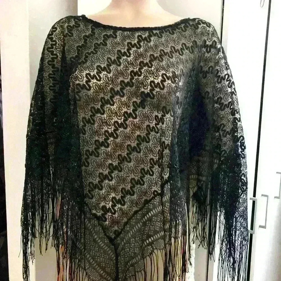 Black  Lace Fringe Poncho - Picture 5 of 7